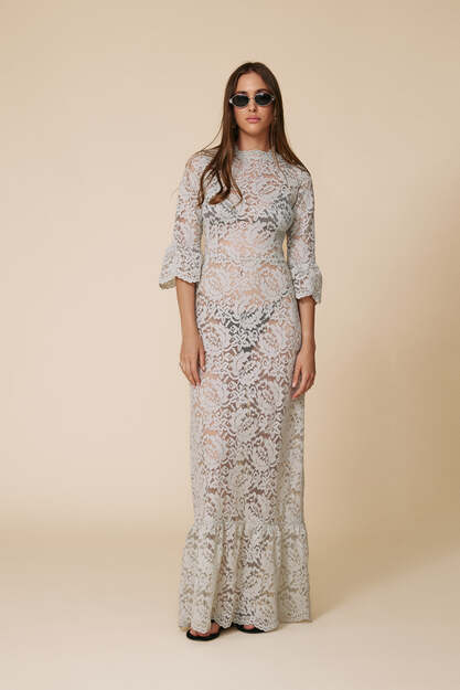 Light Green Maxi Lace Dress With Three-Guarter Flared Sleeves