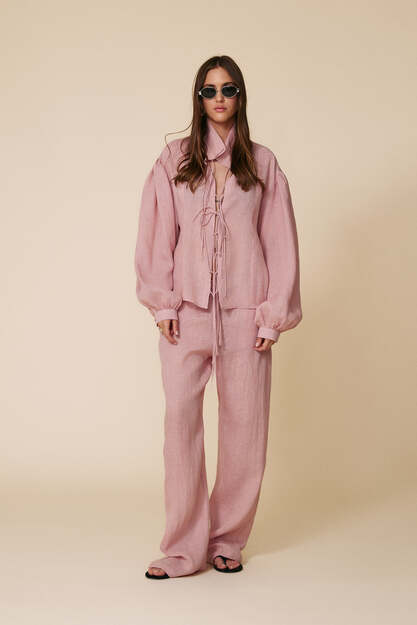 Loose-Fit Linen Blouse With Voluminous Balloon Sleeves With Wide Cuffs