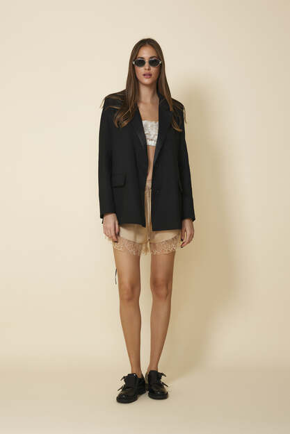 Beige Shorts Finished With Delicate Lace Trim At The Hem - Pre-Spring26